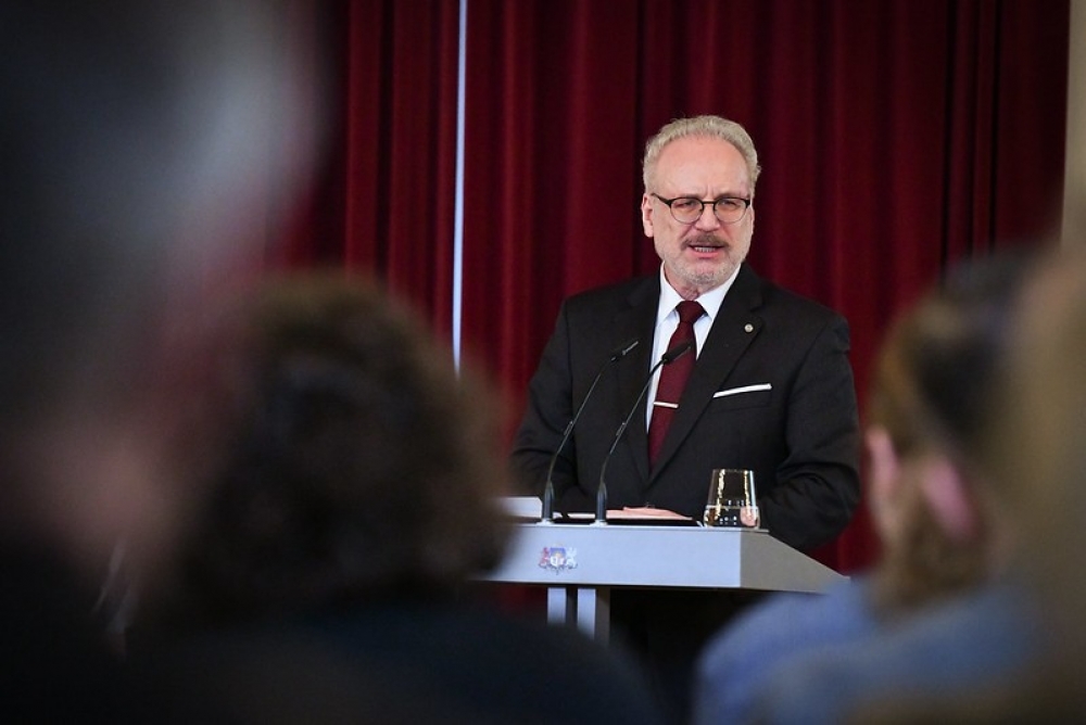 Valsts prezidents rosina veidot Latvijas vēsturiskās atmiņas un demokrātiskās izglītības institūtu