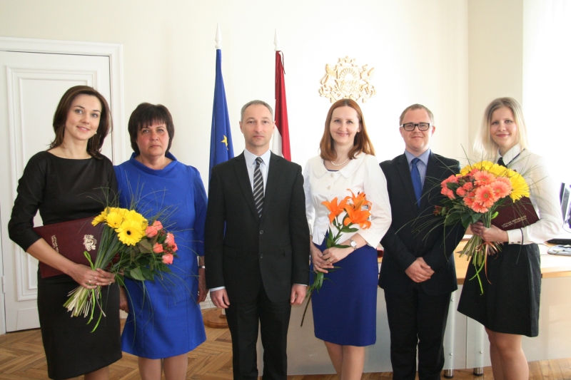 Tieslietu ministrs šodien pieņēma zvērināta notāra palīga solījumus