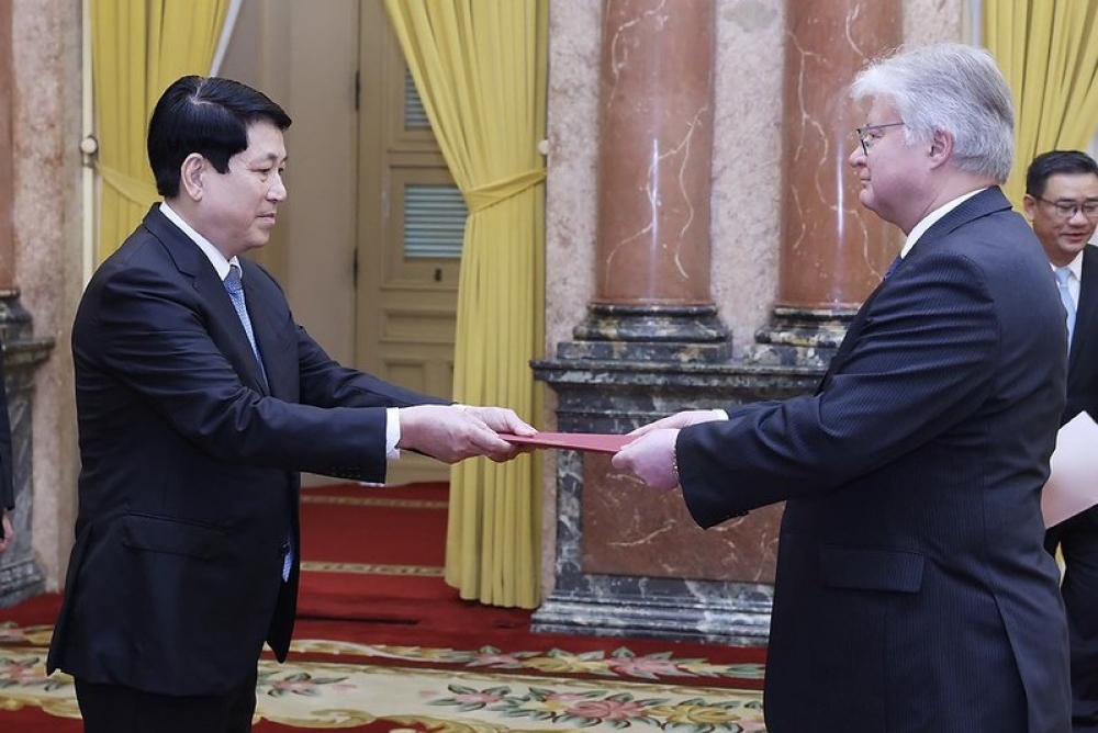 Latvijas vēstnieks Kārlis Eihenbaums akreditējas Vjetnamā