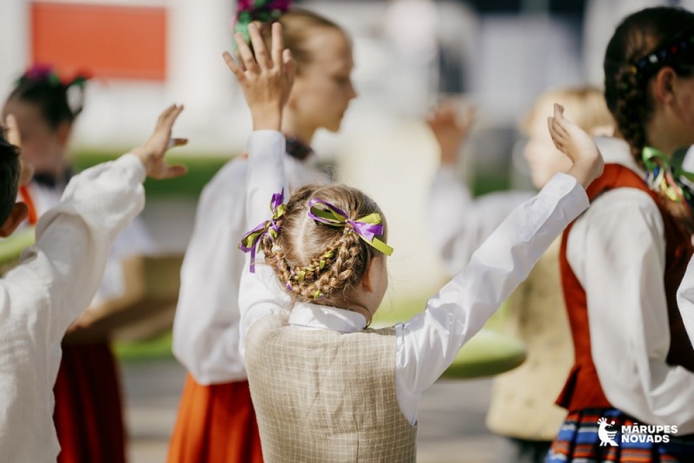 7. jūlijs – trešā svētku diena: svētki Vērmanes dārzā, tautas mūzikas koncerts “Dižā skaņrakstā”, mūsdienu deju izrāde “Kastaņa puslode” 