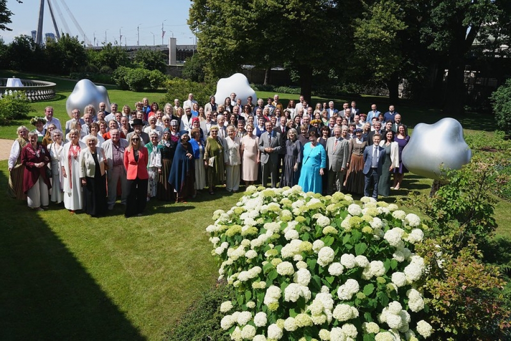 Valsts prezidents Edgars Rinkēvičs sveic XIII Latvijas Skolu jaunatnes dziesmu un deju svētku rīkotājus