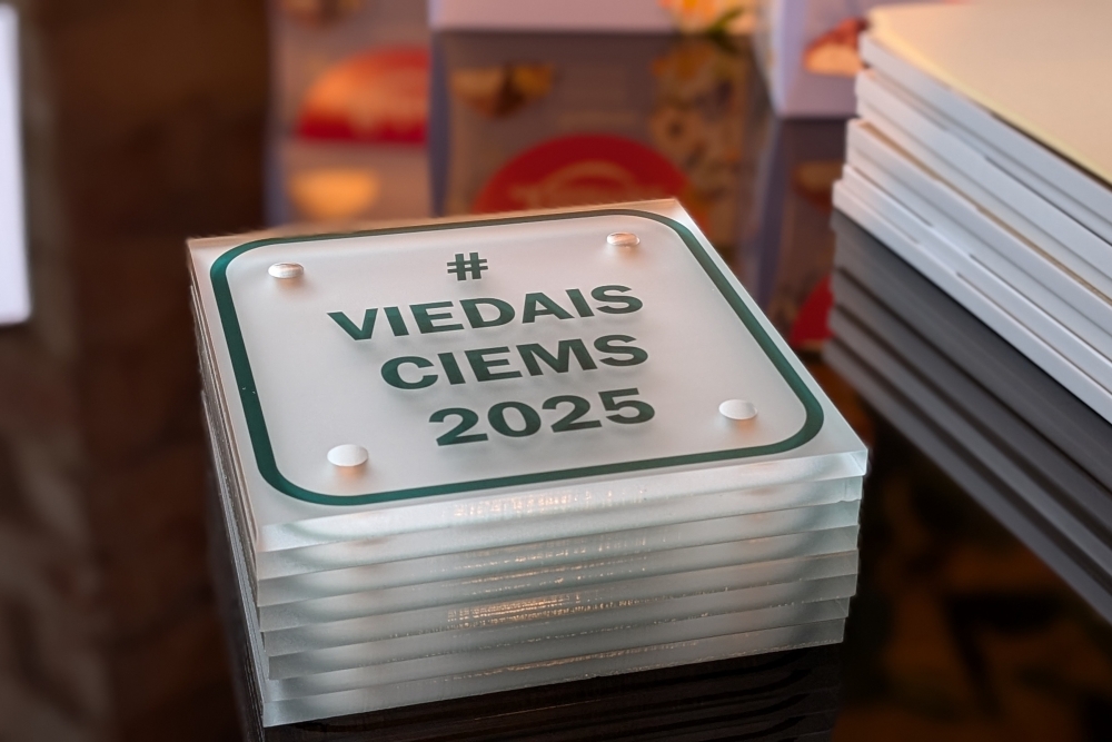 7. Latvijas Lauku kopienu parlaments Mālpilī sākas ar atpazīstamības zīmes “VIEDAIS CIEMS 2025” pasniegšanu