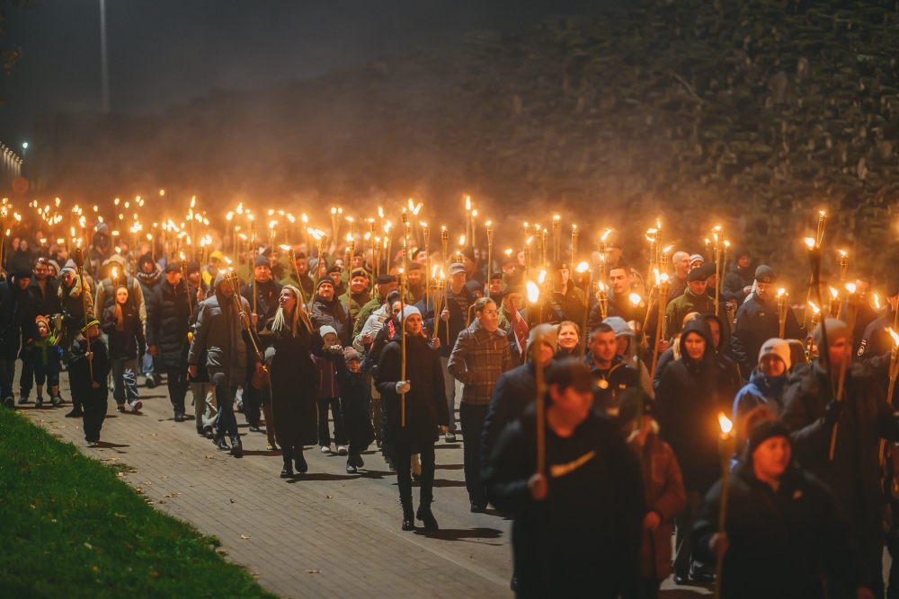 Liepājā norisinājās līdz šim vērienīgākais lāpu gājiens