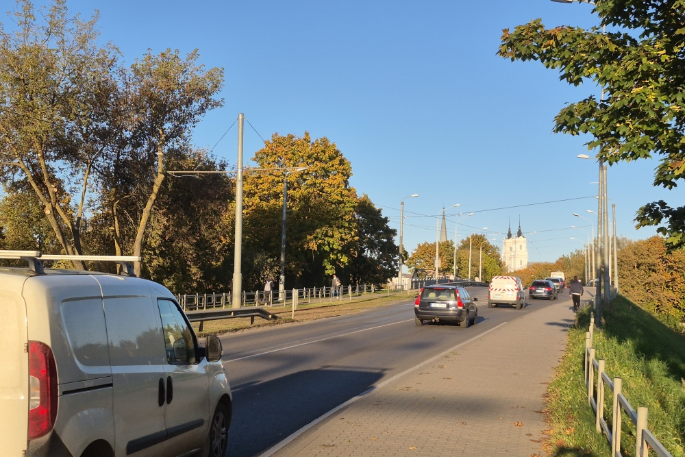 Daugavpils valstspilsētas pašvaldība: līdz 24. oktobrim ierobežos gājēju kustību 18. novembra ielas posmā pāri dzelzceļa sliedēm