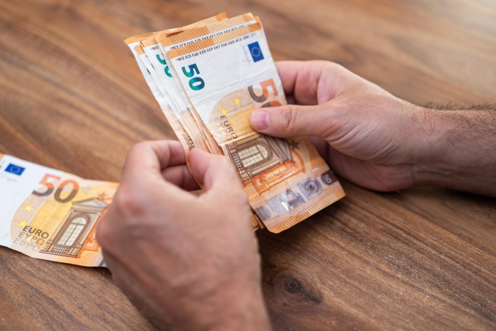 Kriminālprocess par krāpšanu un noziedzīgi iegūtu līdzekļu legalizēšanu Krāslavā nodots kriminālvajāšanas uzsākšanai