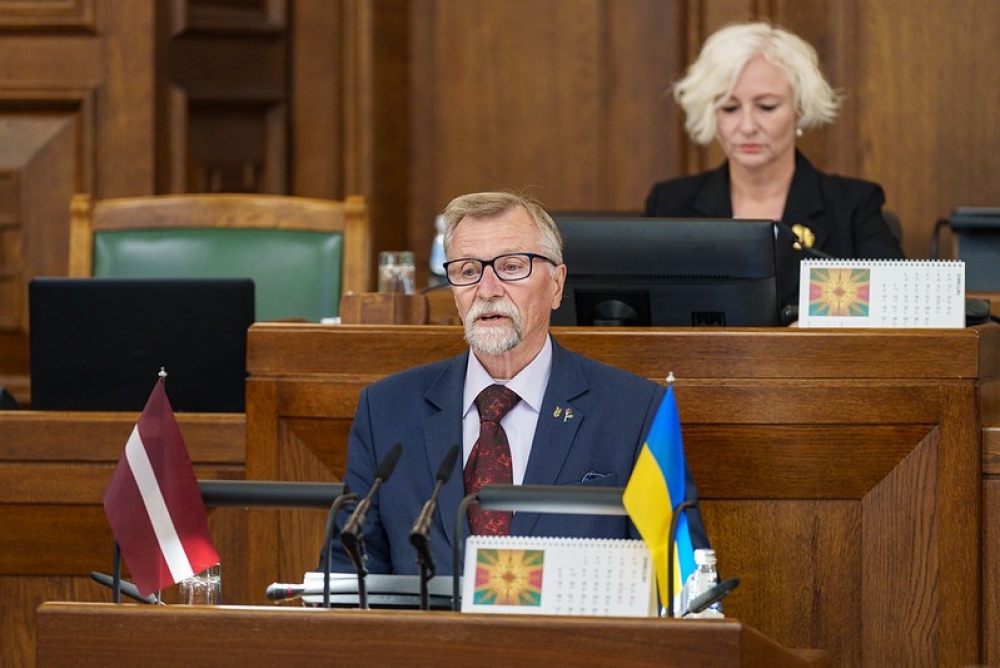 Saeima apstiprina deputāta mandātu Jānim Dinevičam