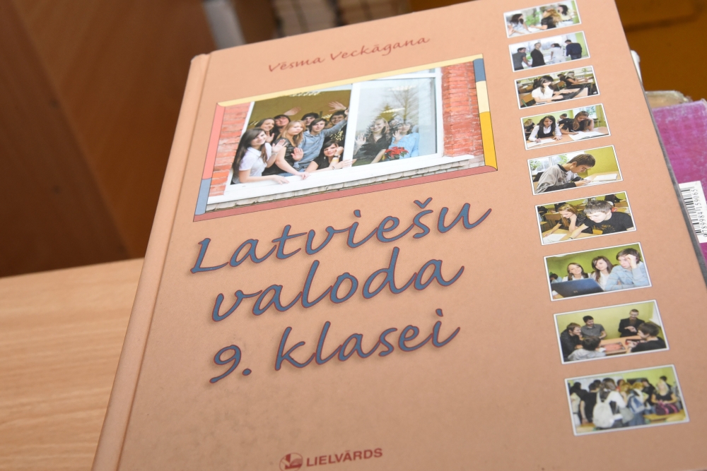Jāveicina valsts valodas lietojums visās dzīves jomās – Saeimā aizvadītas pirmās debates par valsts valodu