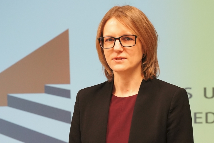 Saeima apstiprina deputātes mandātu Lienei Gāterei