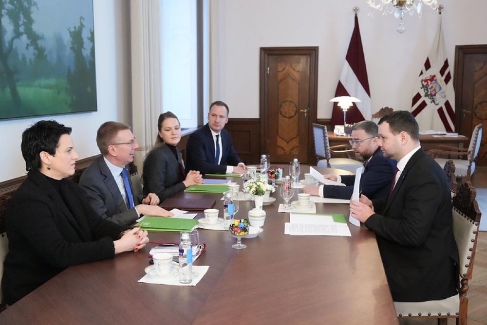 Valsts prezidents ar labklājības ministru pārrunā demogrāfijas un pensiju sistēmas aktualitātes