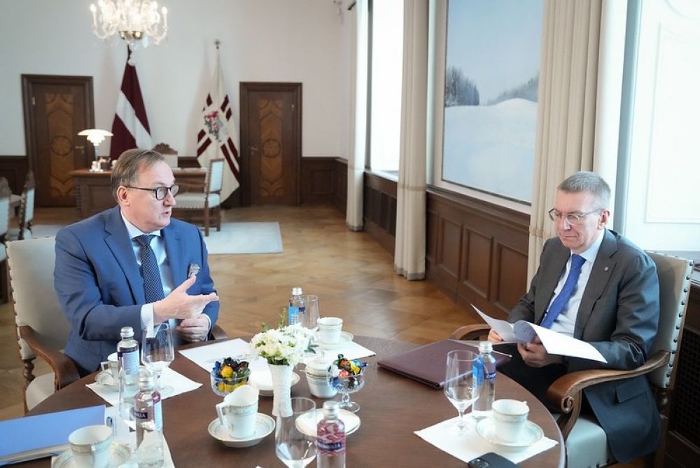 Valsts prezidents tiekas ar Latvijas Bankas prezidentu Mārtiņu Kazāku