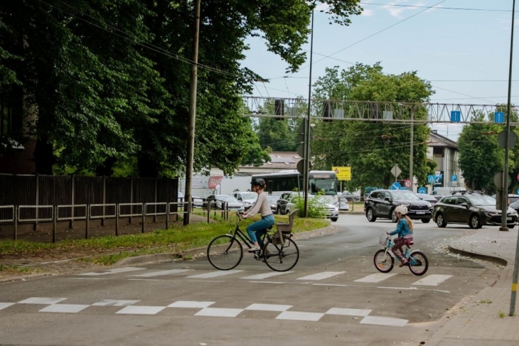 Rīgā līdz jūlija beigām ierīkos jaunas gājēju pārejas un uzlabos satiksmes organizāciju