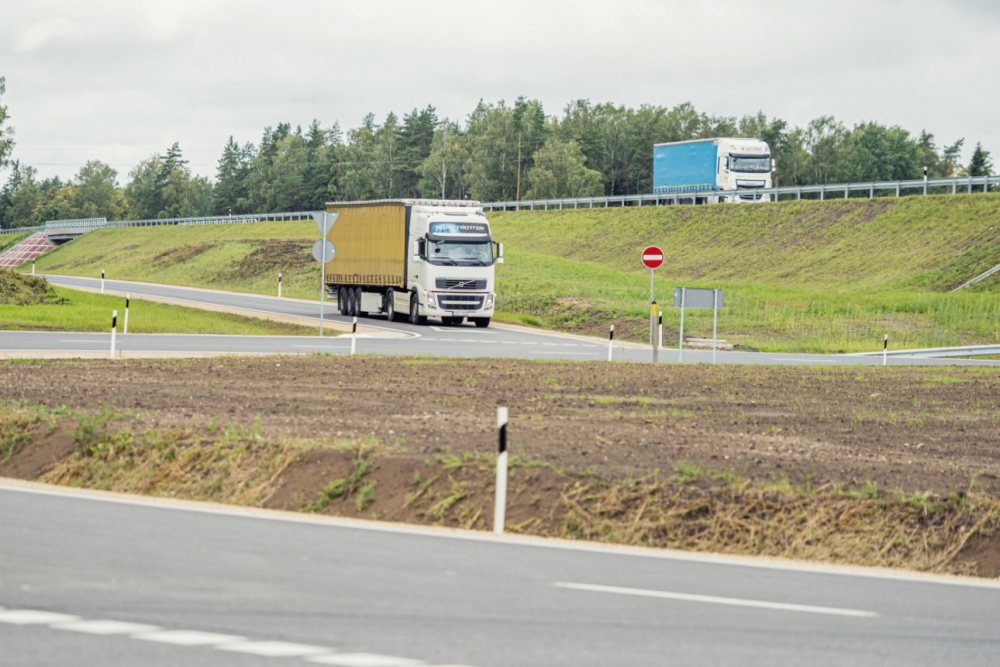 Pilnveido bīstamo kravu autopārvadājumu kontroles regulējumu