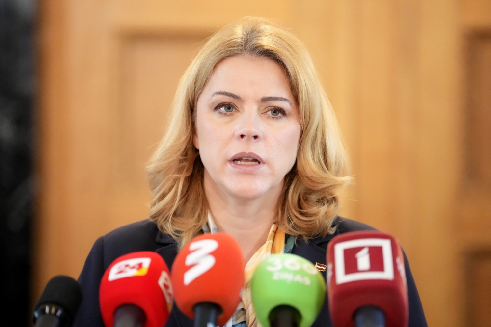 Ministru prezidente uzņemas aizsardzības ministra pienākumu pildīšanu