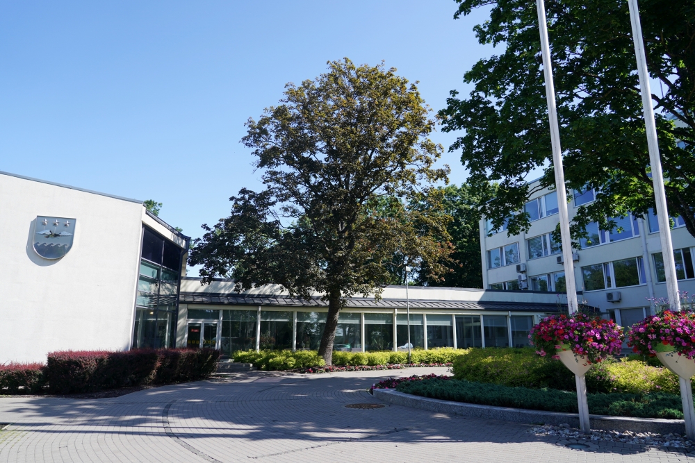 Satversmei neatbilst Jūrmalas lokālplānojuma normas, kas noteic zemes īpašumā pieļaujamo apbūves augstumu
