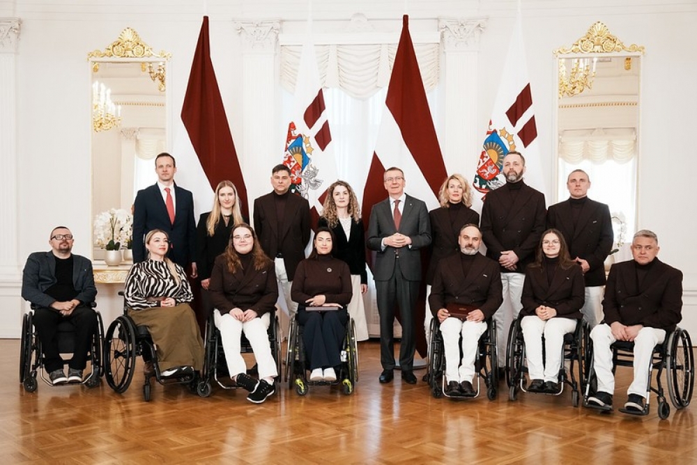 26. martā Valsts prezidents Edgars Rinkēvičs Rīgas pilī sveica Milānas–Kortīnas 2026. gada ziemas paraolimpisko spēļu dalībniekus