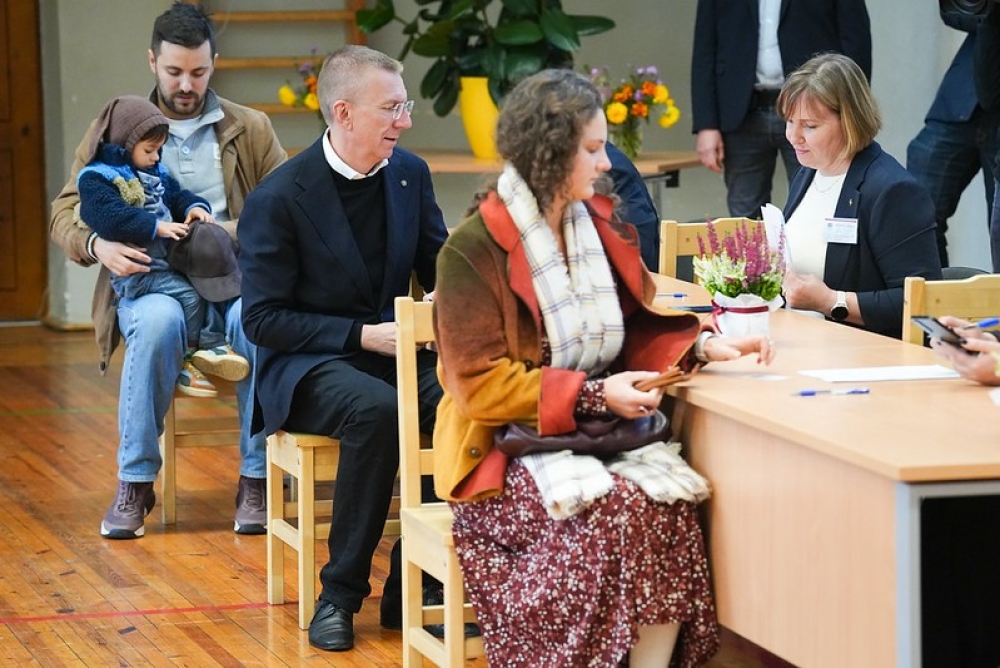 Valsts prezidents Edgars Rinkēvičs piedalās 15. Saeimas vēlēšanās