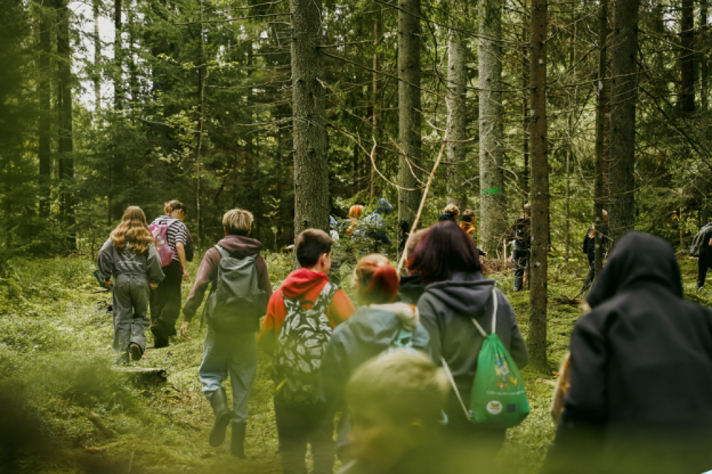 Vairāk nekā 18 tūkstoši bērnu šajā mācību gadā izzina mežu kopā ar “Latvijas valsts mežiem”