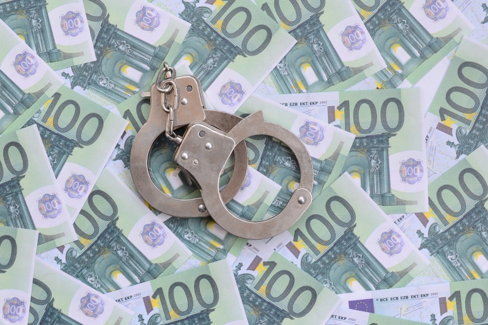 Valsts policija oktobrī aizturējusi 11 “naudas mūļus” un kurjerus 