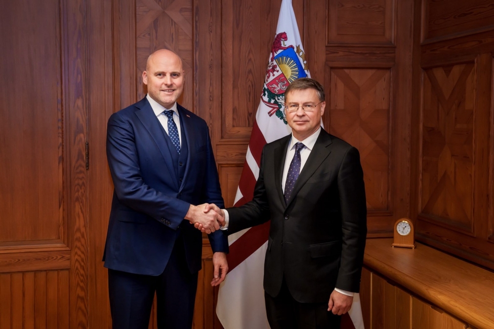 Ministru prezidents Andris Kulbergs neformālā sarunā tiekas ar EK izpildviceprezidentu Valdi Dombrovski