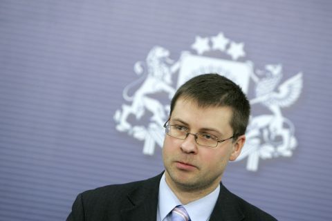Valdība sāk darbu pie budžeta ar 7% deficītu