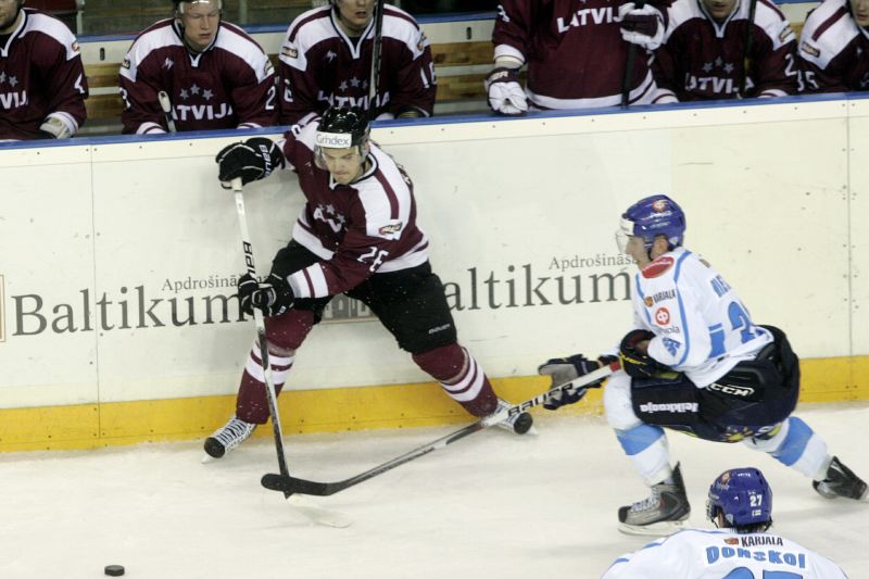 Latvijas hokejs 2011 – ar rūgtuma sajūtām, tomēr joprojām 
pasaules elitē