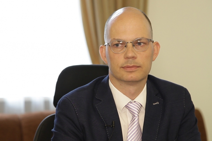 Ministra rīkojums, ar kuru daļēji apturēta Salaspils novada domes lēmuma par pašvaldības pastāvīgo komiteju izveidi darbība, neatbilst likuma “Par pašvaldībām” 49. panta pirmajai daļai