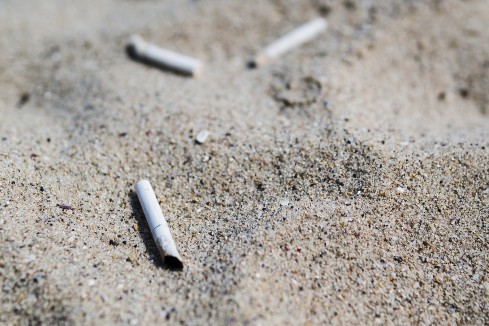 Cigarešu izsmēķi – viena no izplatītākajām piesārņojuma vienībām arī Latvijā