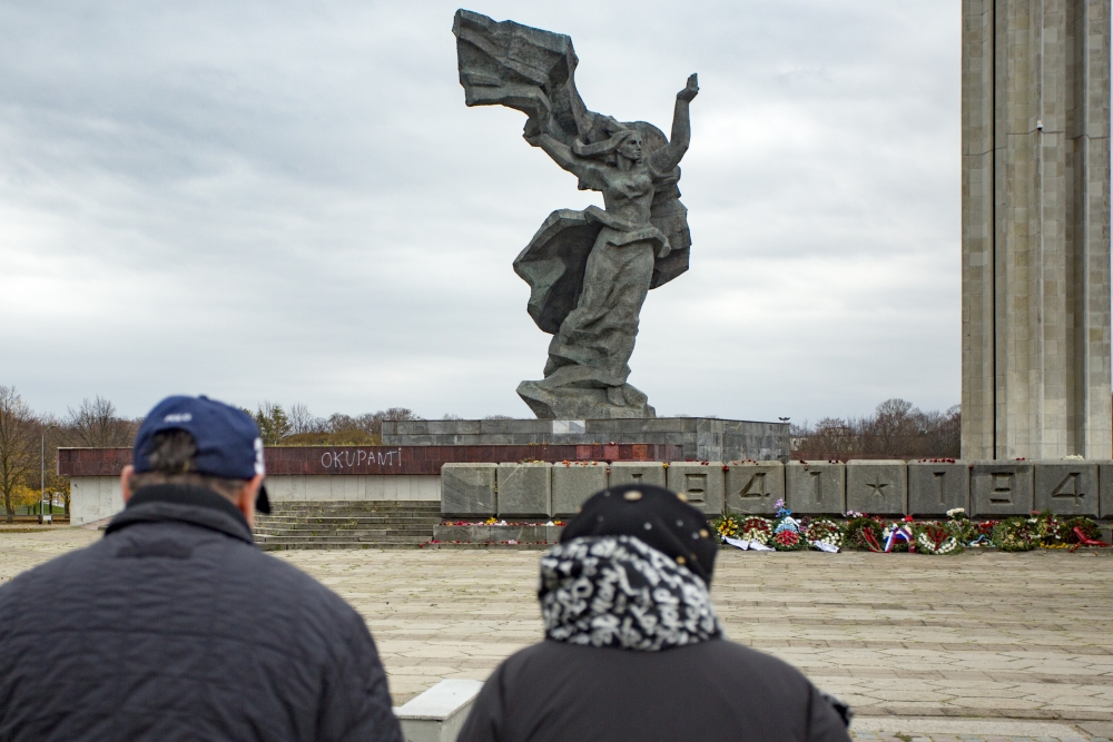  Pulcēšanās pie Latvijas okupāciju slavinošiem pieminekļiem – klaja necieņa pret komunistiskā režīma upuriem