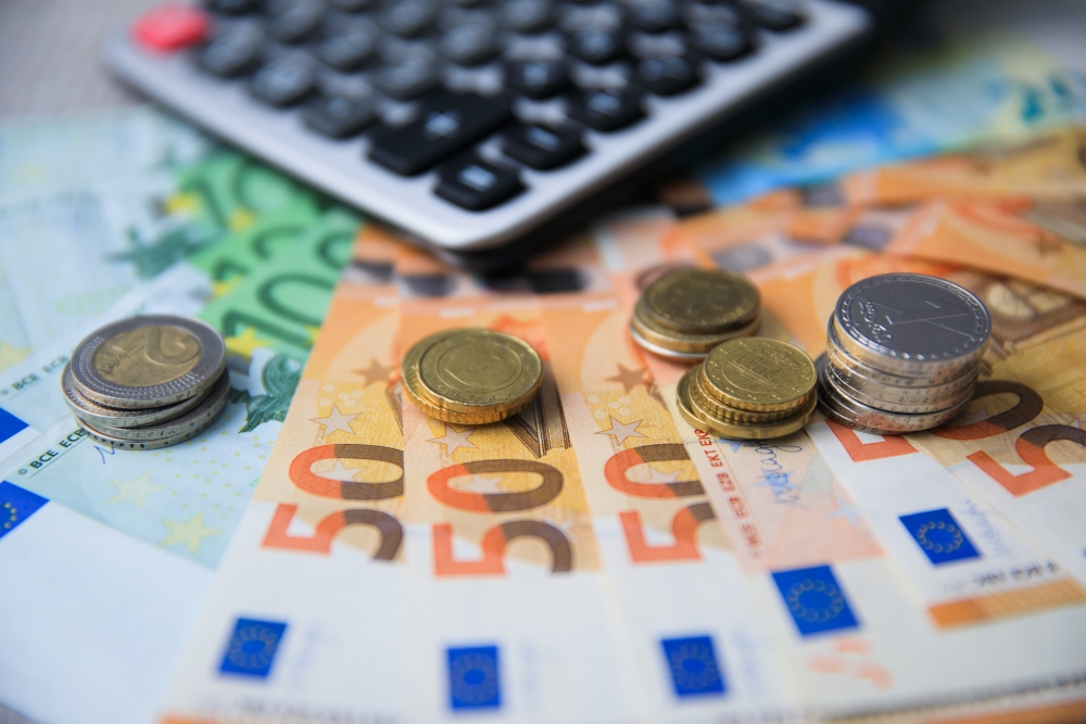 2024. gadā minimālā darba alga būs 700 eiro, palielinās arī stundas tarifa likmes