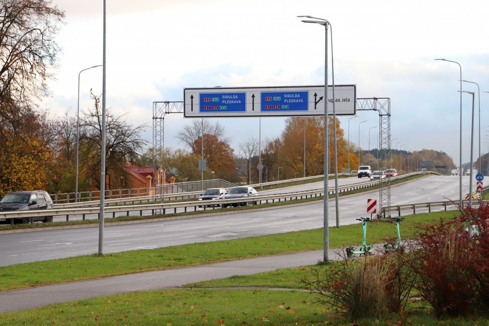Aizliedz Latvijā uzturēties Krievijā reģistrētiem transportlīdzekļiem 
