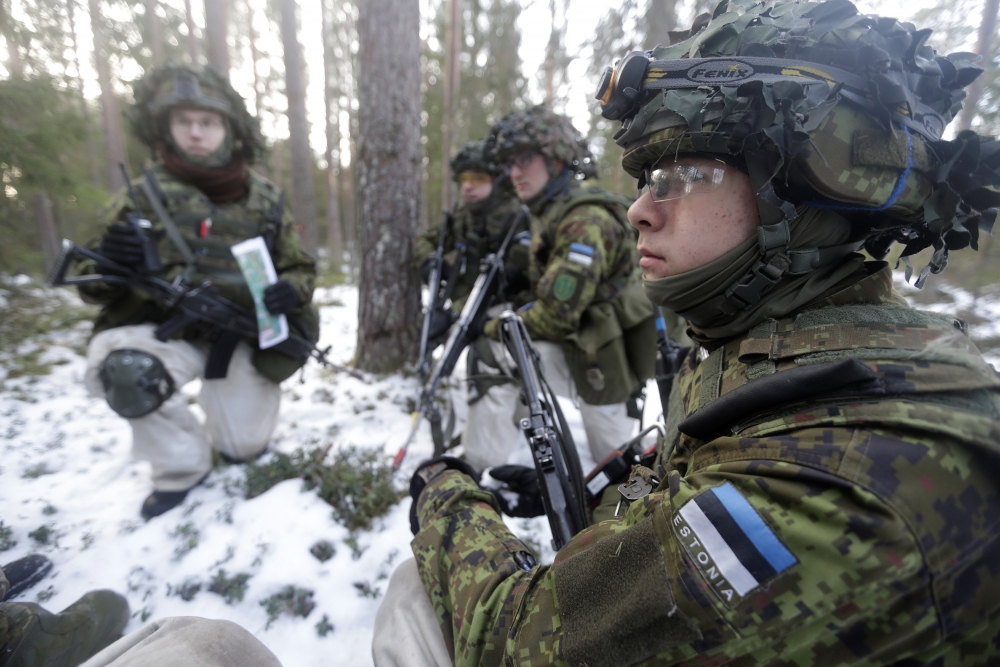 Kā Igaunijā īsteno obligāto militāro dienestu