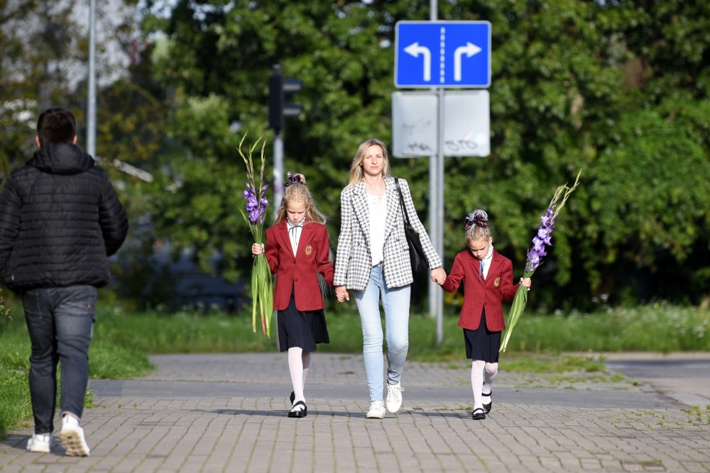 Vecāku tiesības un iespējas mācību gada pirmajā dienā būt kopā ar skolēnu 