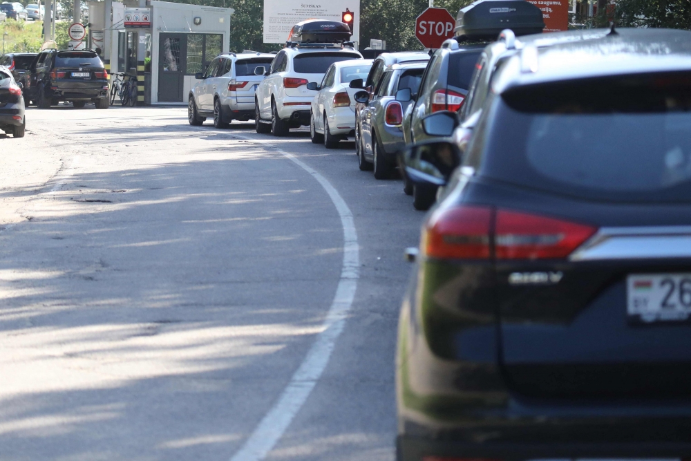 Baltkrievijā reģistrētie transportlīdzekļi jāizved no valsts vai jāreģistrē Latvijā