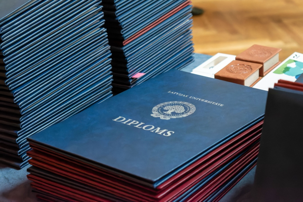 Augstākās izglītības diplomiem var izveidot elektronisko kopiju