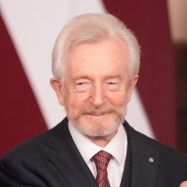 “Un zobratiņi pagriežas…” Saruna par Latviju ar Imantu Lancmani