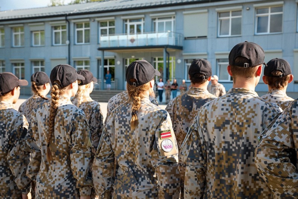 Valsts aizsardzības mācība varētu būt obligāta arī neklātienes un tālmācības programmās 