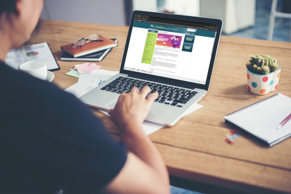 Kādi dati pieejami E-veselības sistēmā, un kas tiem var piekļūt?