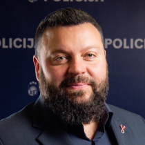 “Jāpastiprina atbildība par krāpšanas atbalstīšanu.” Saruna ar Kibernoziegumu apkarošanas pārvaldes priekšnieku Romānu Jašinu