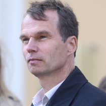 4. maijs kā pēdējais brīdis: cik tuvu latvieši bija kļūšanai par minoritāti savā valstī? Saruna ar vēsturnieku Gati Krūmiņu