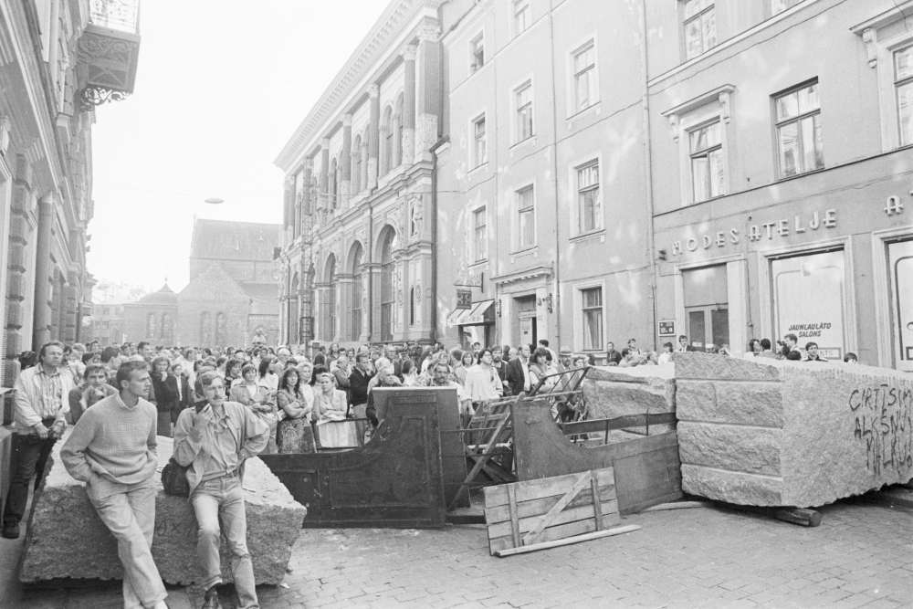 21. augusts – diena, kad tika pieņemts konstitucionālais likums un pasludināta de facto neatkarība