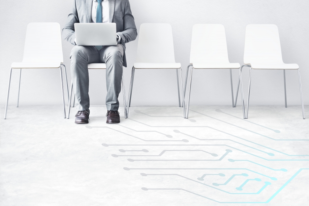 Mākslīgais intelekts darbinieku atlases procesā šodien un rīt: kādi ir ieguvumi un riski