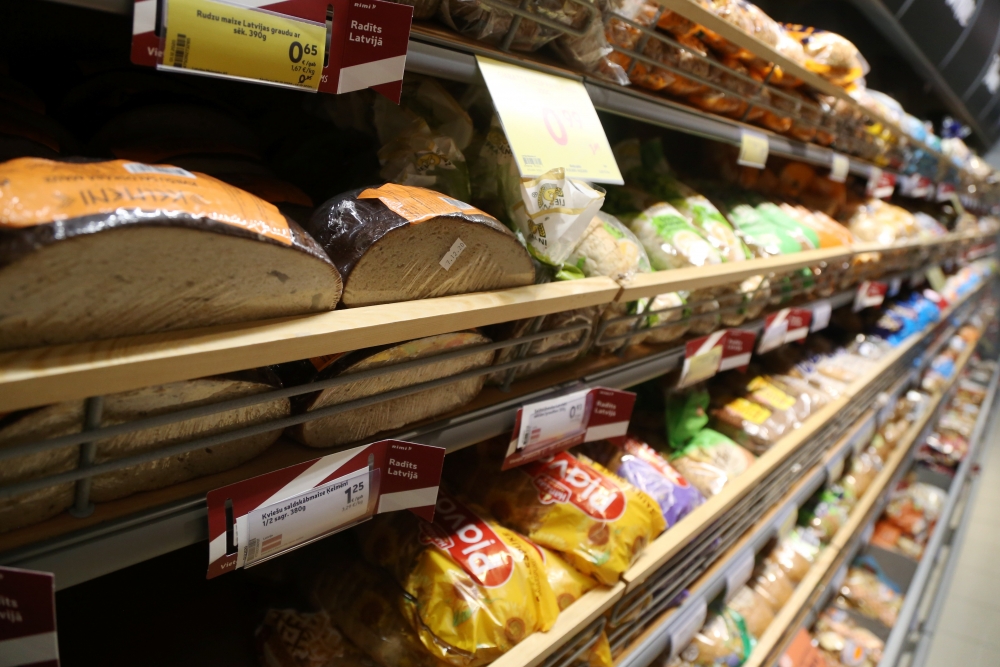 No 1. jūlija stājas spēkā PVN samazinātā likme pārtikas pamatproduktiem – maizei, pienam, mājputnu gaļai un olām