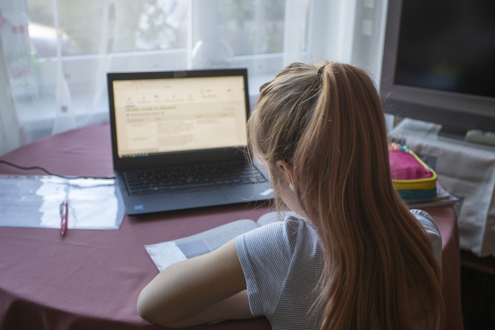 Stājas spēkā norma, ar ko tiks ierobežotas skolēnu iespējas mācīties tālmācībā