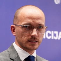 Kristjansons: mēģinām trāpīt profesionālajiem noziedzīgi iegūtās naudas legalizētājiem