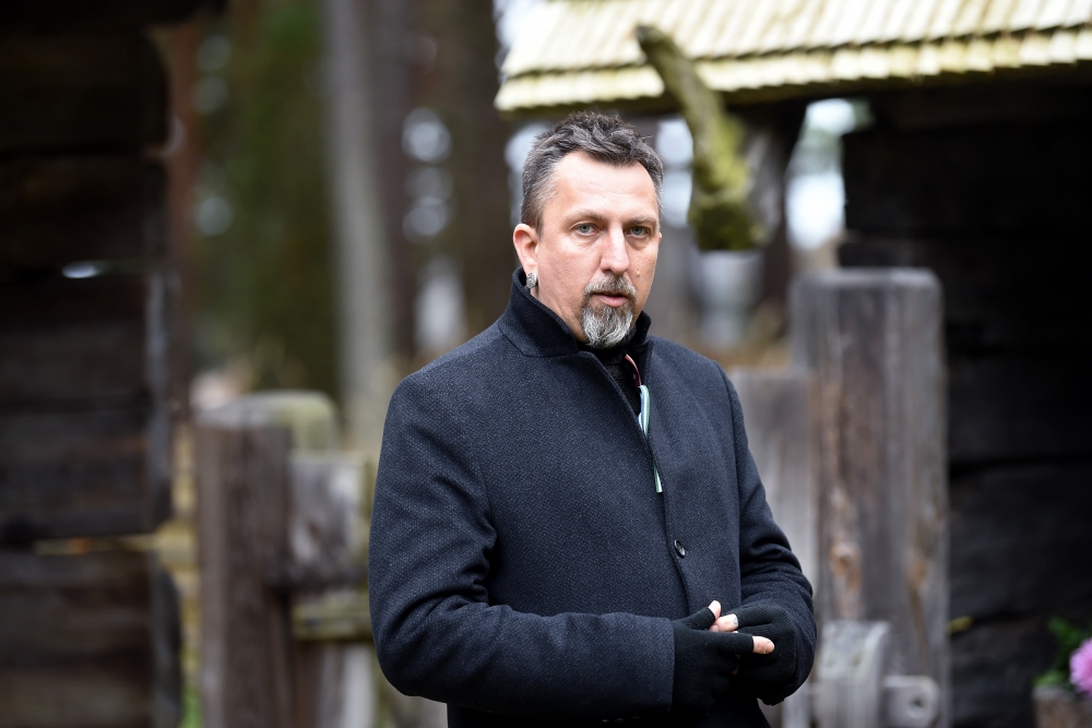Latviešu valodu nav iespējams asimilēt. Saruna par valodu un identitāti mākslīgā intelekta laikmetā
