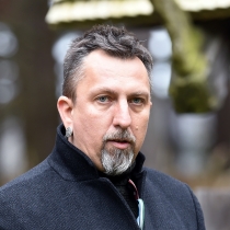 Latviešu valodu nav iespējams asimilēt. Saruna par valodu un identitāti mākslīgā intelekta laikmetā