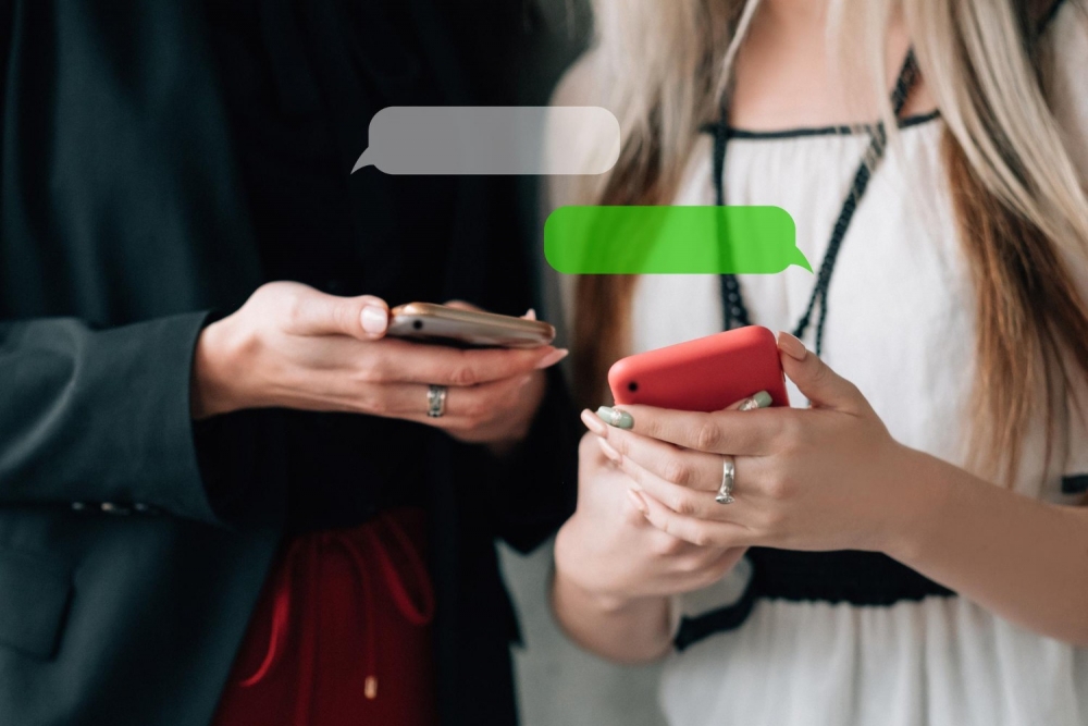 No “WhatsApp” grupas līdz palīdzības tīklam: kopienu loma krīzes laikā